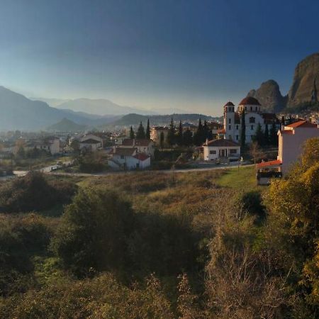In The Shadow Of Meteora Apartment Калампака Екстериор снимка