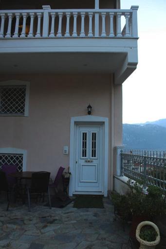 In The Shadow Of Meteora Apartment Калампака Екстериор снимка